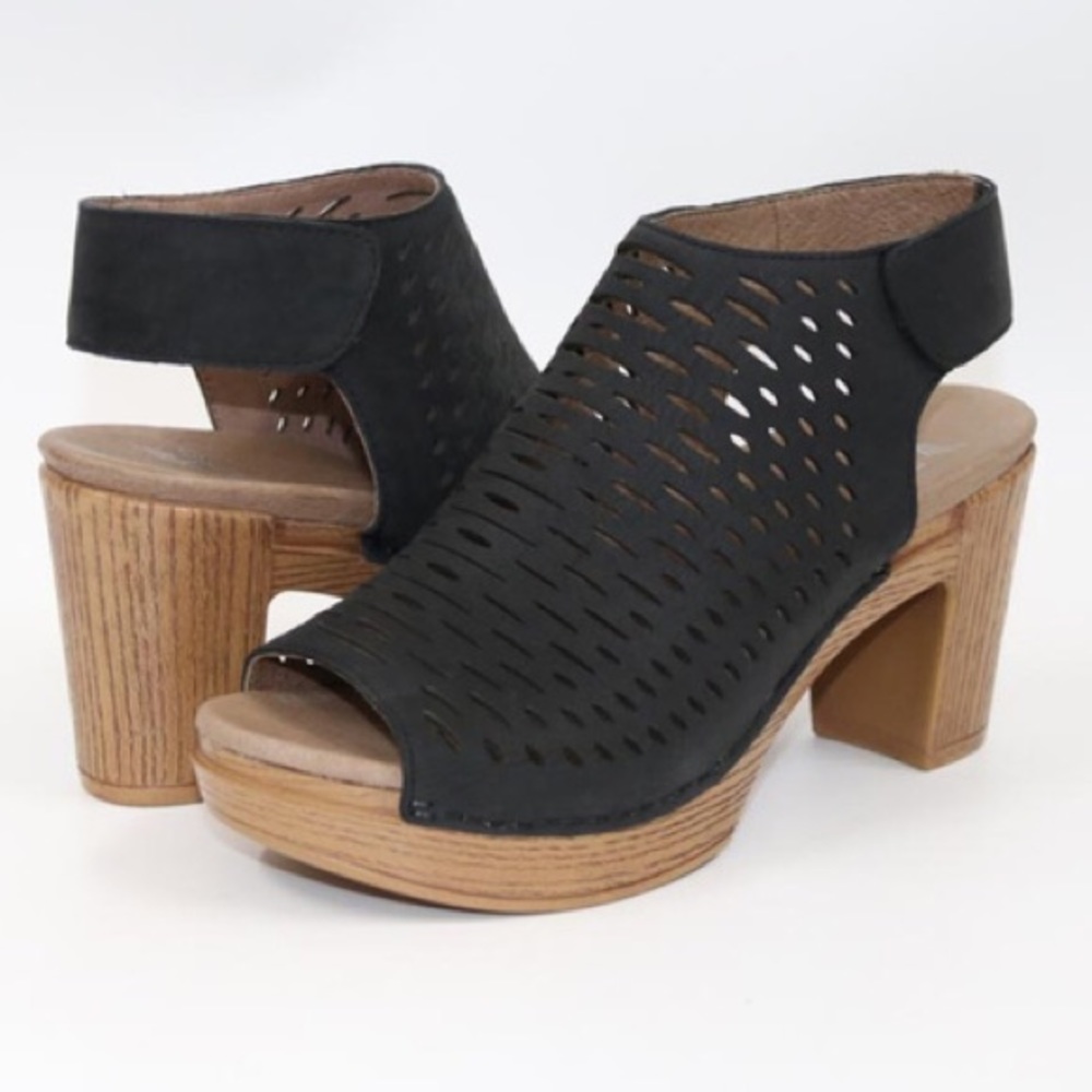 Dansko Danae - size 38 (7.5/8) Black
